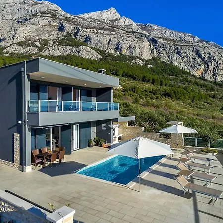 Infinite Mit Schwimmbad Und Meerblick By Interhome