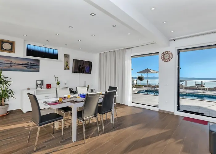 Infinite Mit Schwimmbad Und Meerblick By Interhome Casa vacanze Makarska