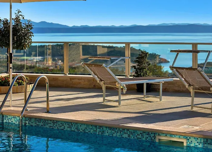 Casa vacanze Infinite Mit Schwimmbad Und Meerblick By Interhome