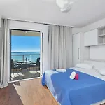 בית נופש Infinite Mit Schwimmbad Und Meerblick By Interhome *
