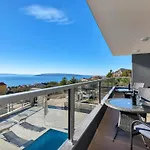 Infinite Mit Schwimmbad Und Meerblick By Interhome * מאקרסקה