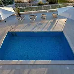 別荘 Infinite Mit Schwimmbad Und Meerblick By Interhome マカルスカ