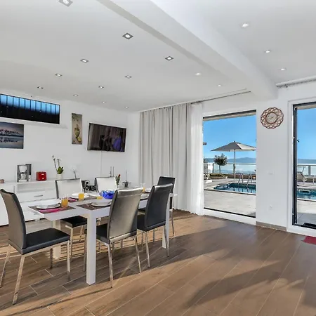 Infinite Mit Schwimmbad Und Meerblick By Interhome Holiday home Makarska