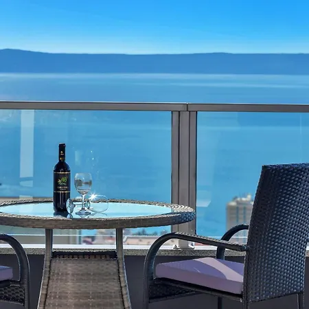 度假居 Infinite Mit Schwimmbad Und Meerblick By Interhome
