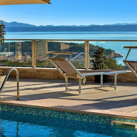 Feriehus Infinite Mit Schwimmbad Und Meerblick By Interhome