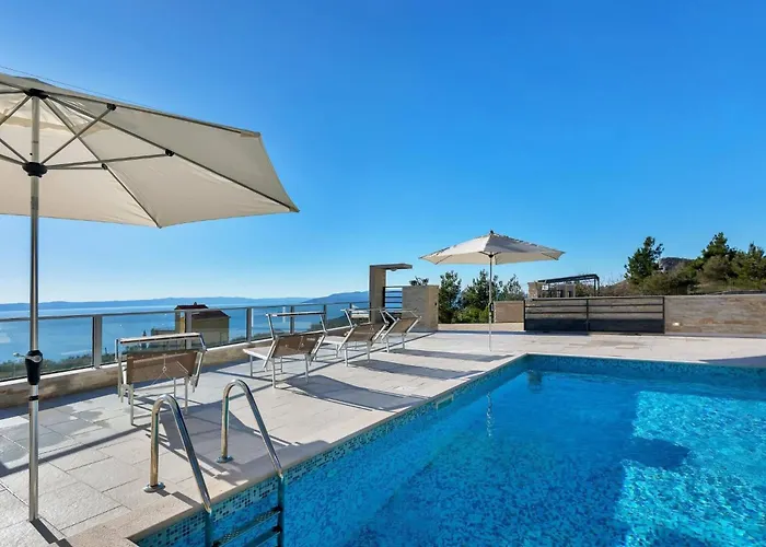 Infinite Mit Schwimmbad Und Meerblick By Interhome Vakantiehuis Makarska