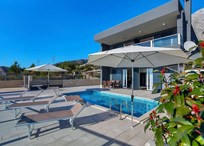 Vakantiehuis Infinite Mit Schwimmbad Und Meerblick By Interhome *