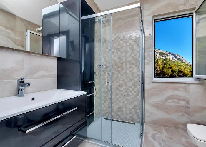 Vakantiehuis Infinite Mit Schwimmbad Und Meerblick By Interhome *