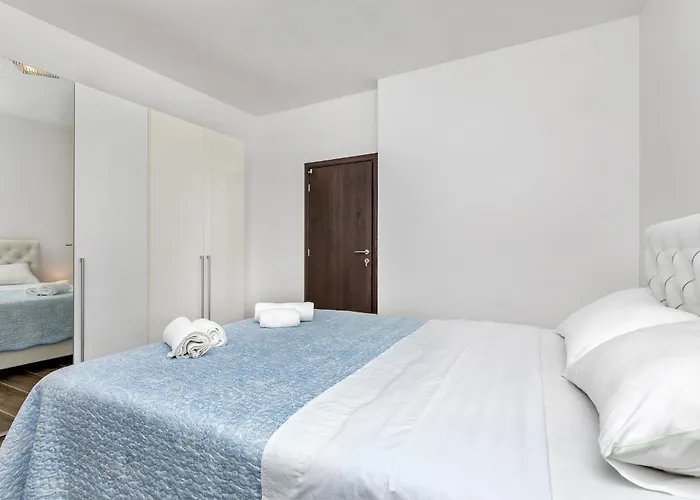 Vakantiehuis Infinite Mit Schwimmbad Und Meerblick By Interhome