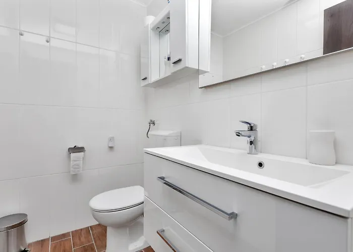 Infinite Mit Schwimmbad Und Meerblick By Interhome * Makarska