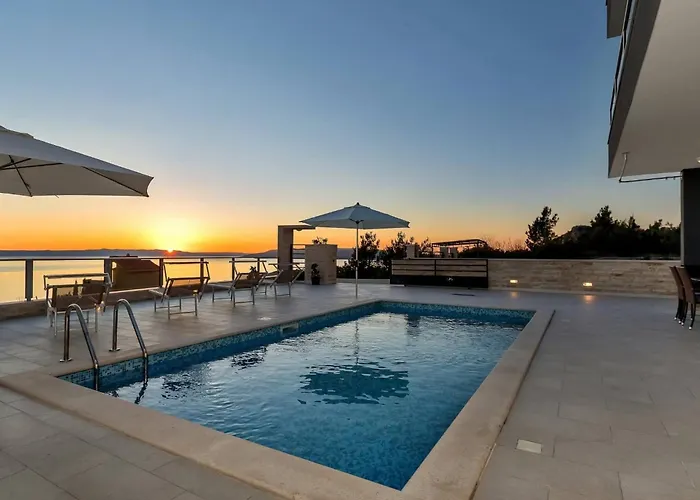 Infinite Mit Schwimmbad Und Meerblick By Interhome